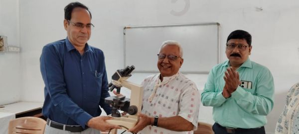 विज्ञान को याद कराने के बजाए समझने पर देना चाहिए जोरः डॉ चंद्रकांत वाघ